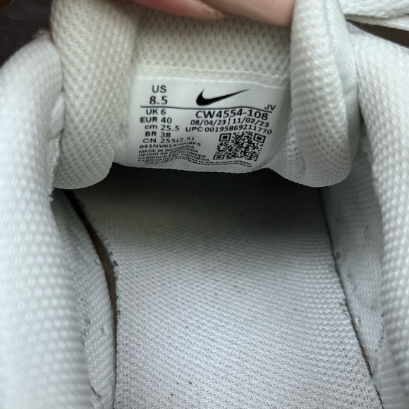 Women's Air Max SC Sneaker - Sail/White/Gum Size 8.5 - Picture 2 of 6